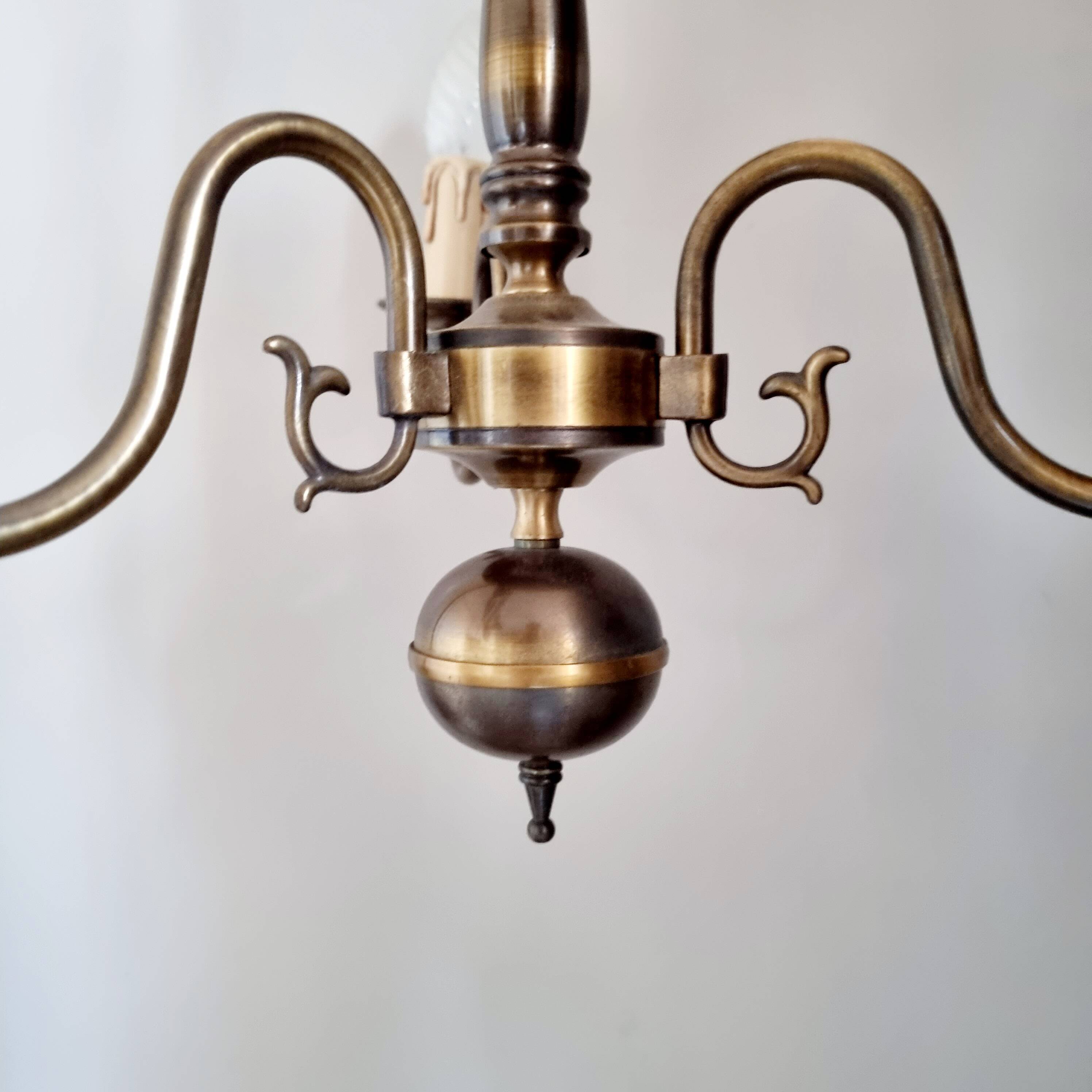 Classic Dutch style brass lamp in golden bronze color
