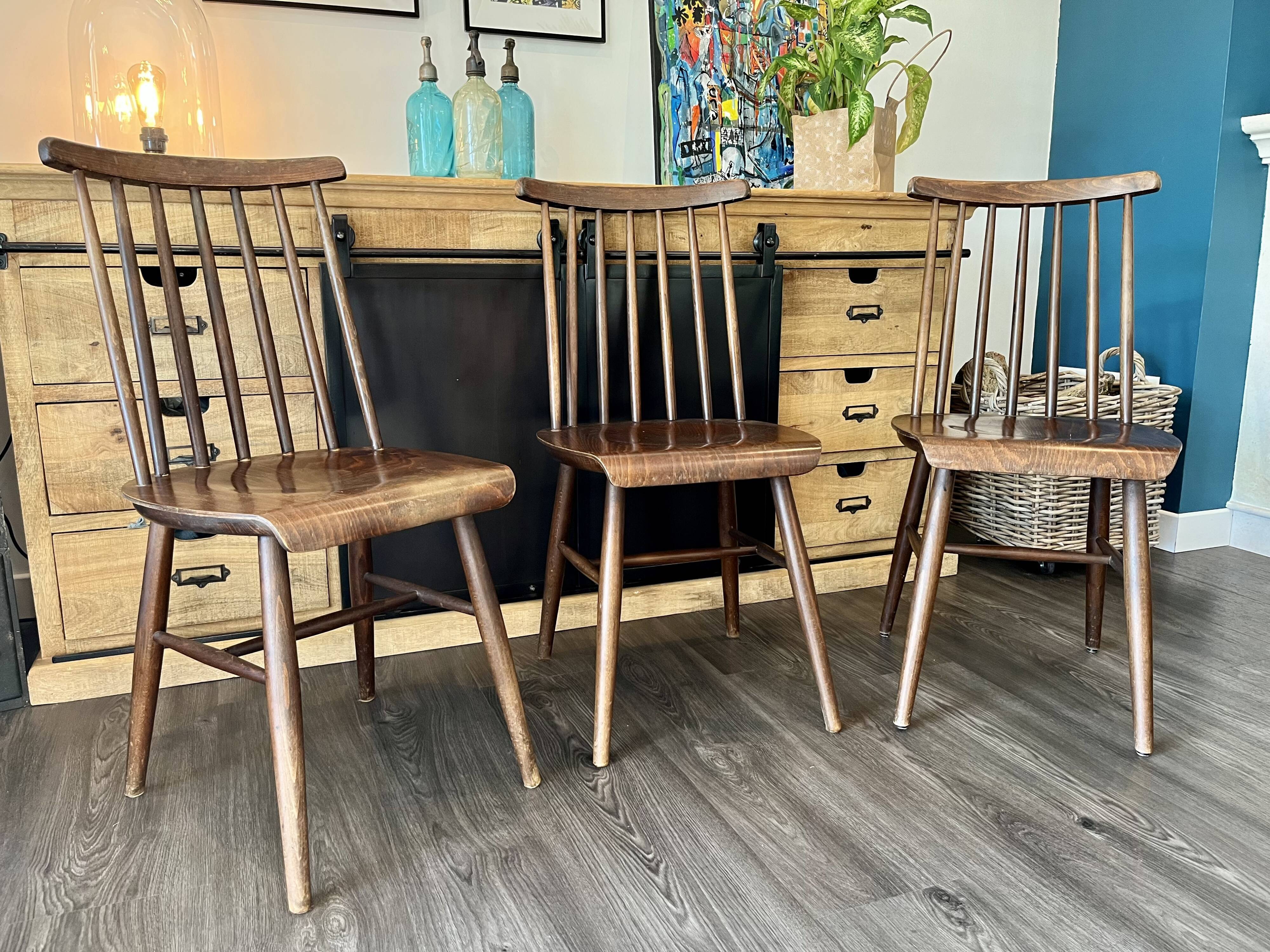 Trio de chaises bistrot fanett d'Ilmari Tapiovaara