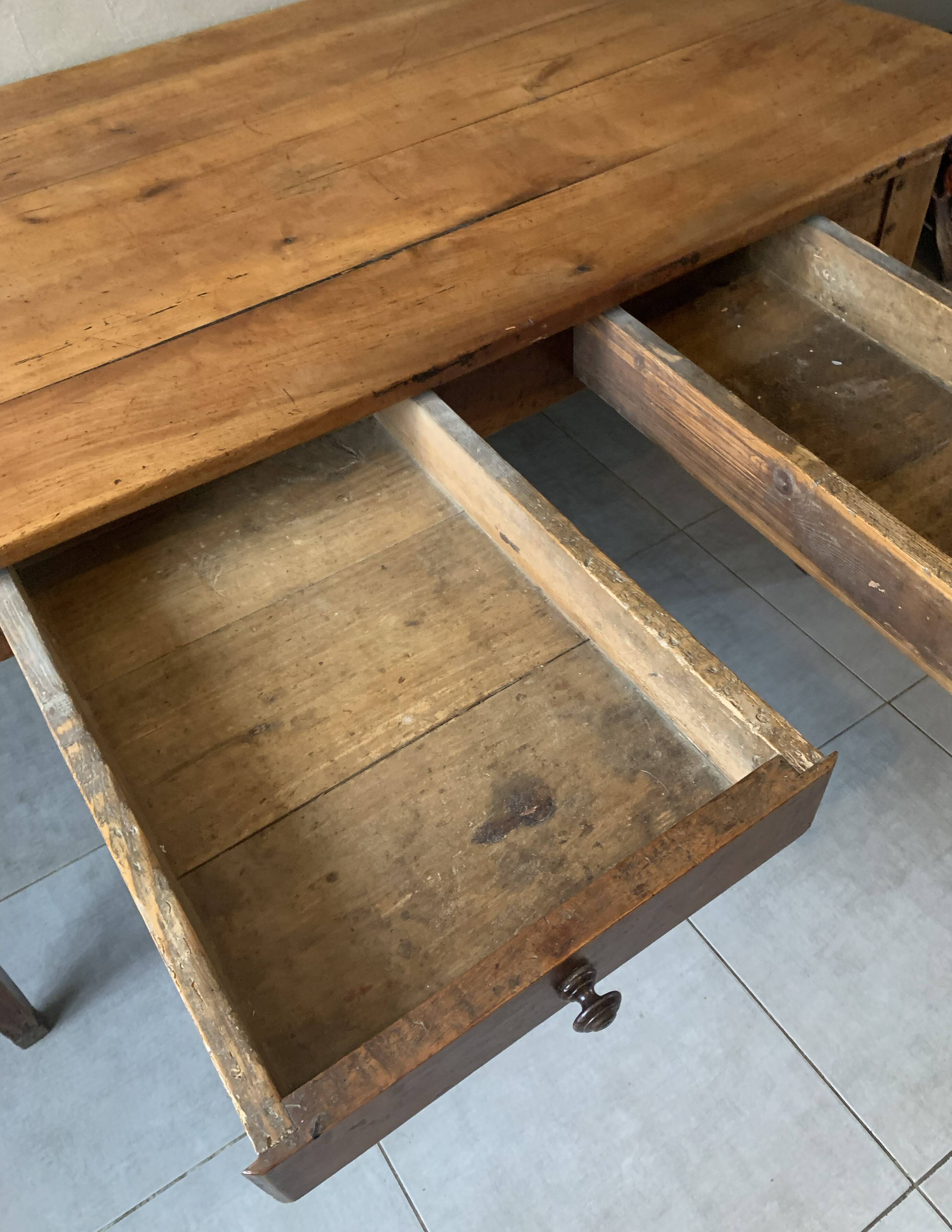 Large vintage farmhouse table from the 50s in solid wood (oak)