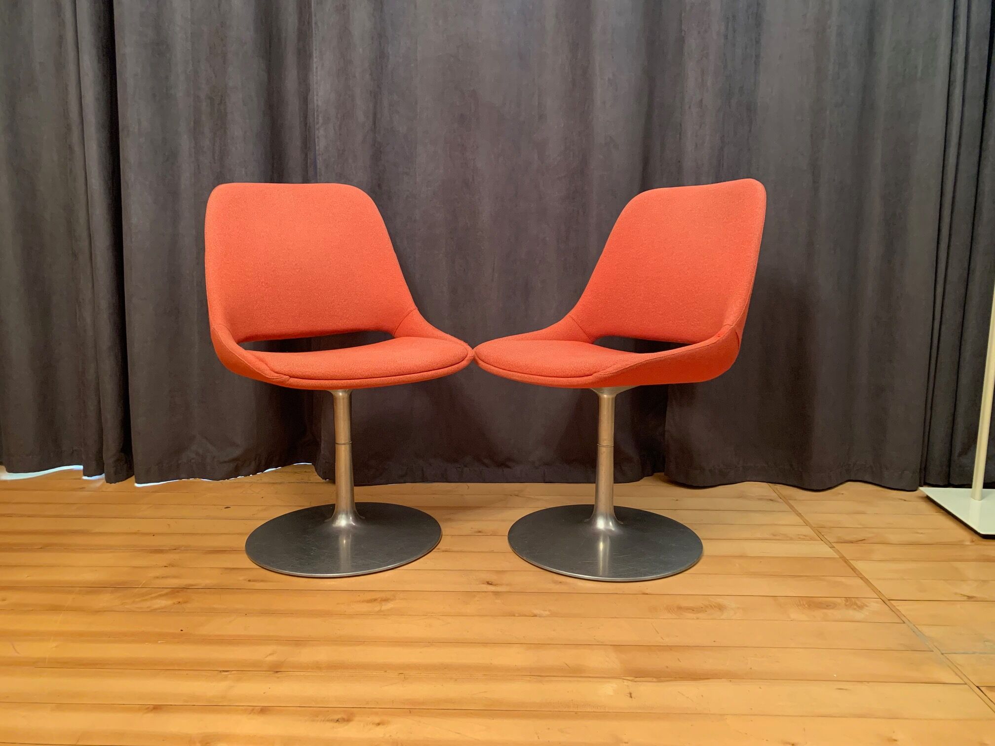 Pair of "Polaris" swivel chairs, exclusive, by Eero Aarnio, Asko Export, Finland, 1970s.