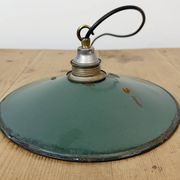 Lumière émaillée verte industrielle, années 1950