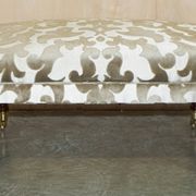 Canapé et repose-pieds en tissu, faits main en Angleterre