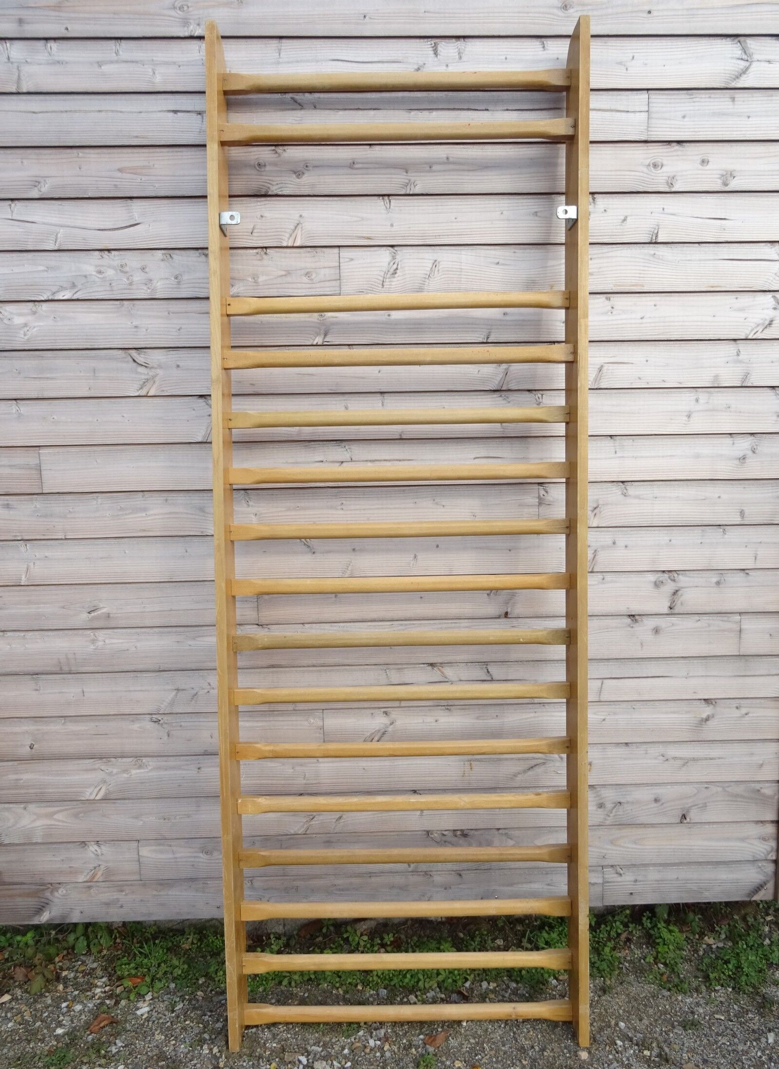 Gymnastics espalier in solid elm
