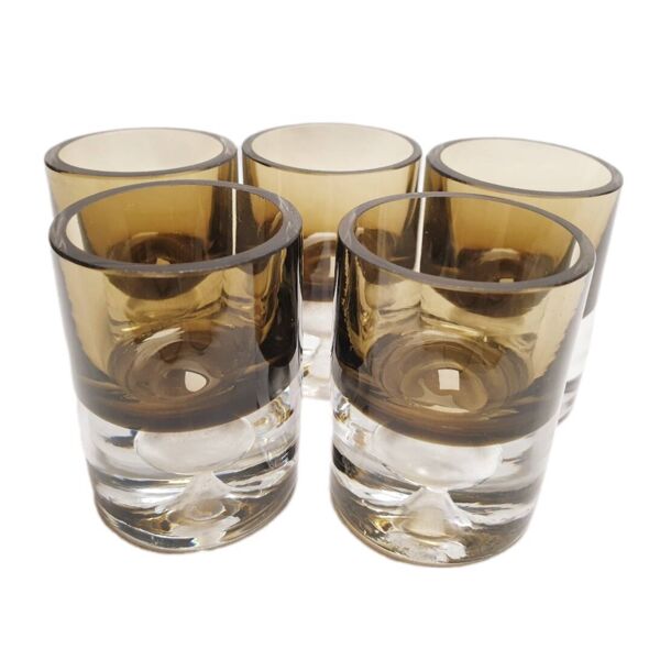 Lot de neuf verres à liqueur en verre fumé pierre schneider