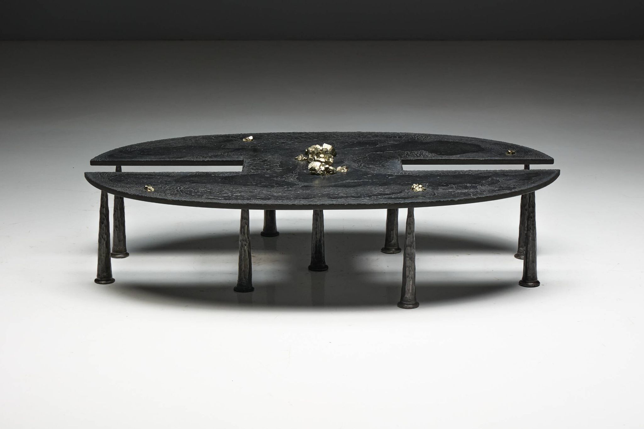 Table basse en fer brutaliste de Thomas Serruys, Belgique, 2019