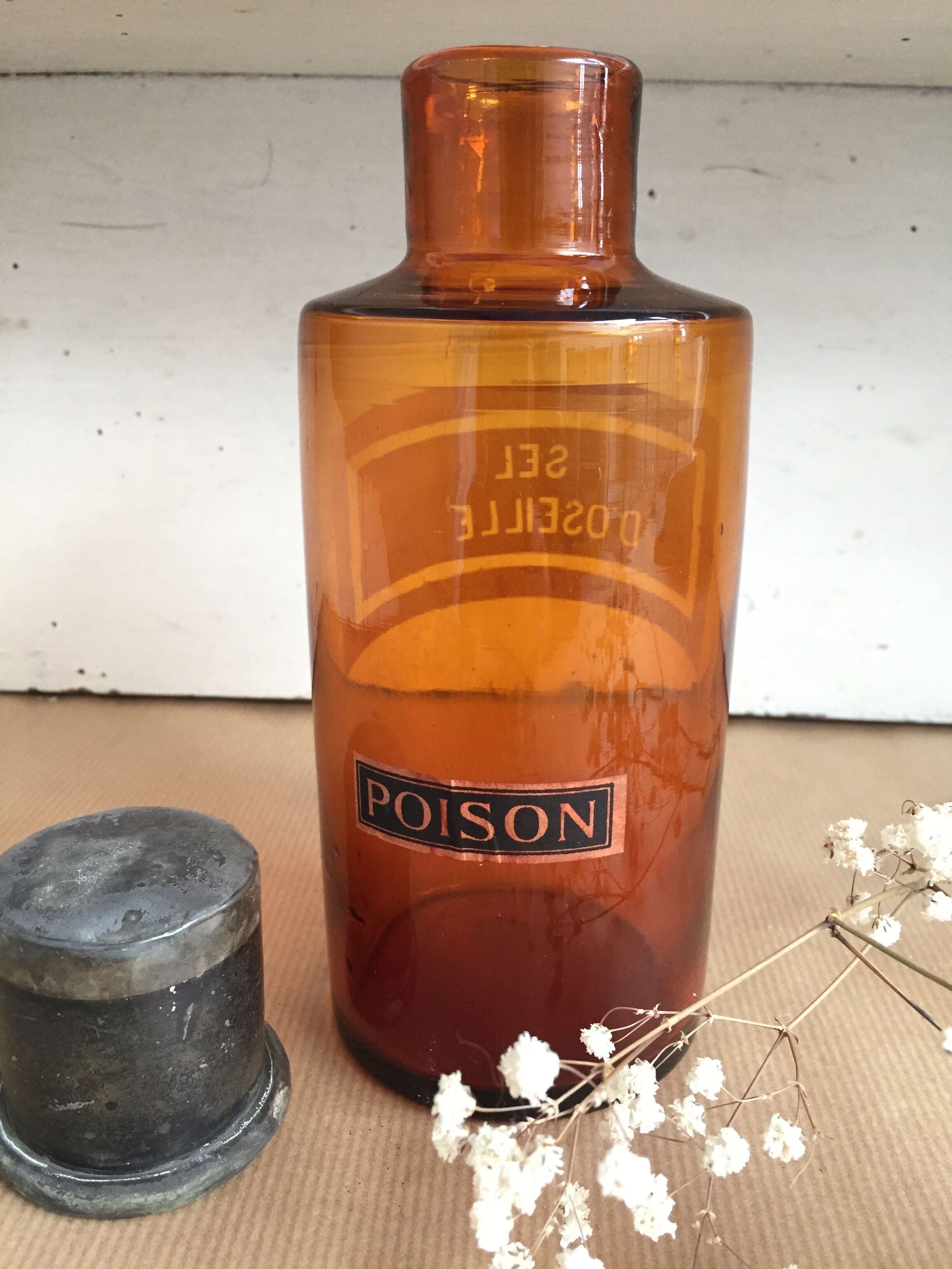 Old bottle at pharmacy "Salt of Sorrel"