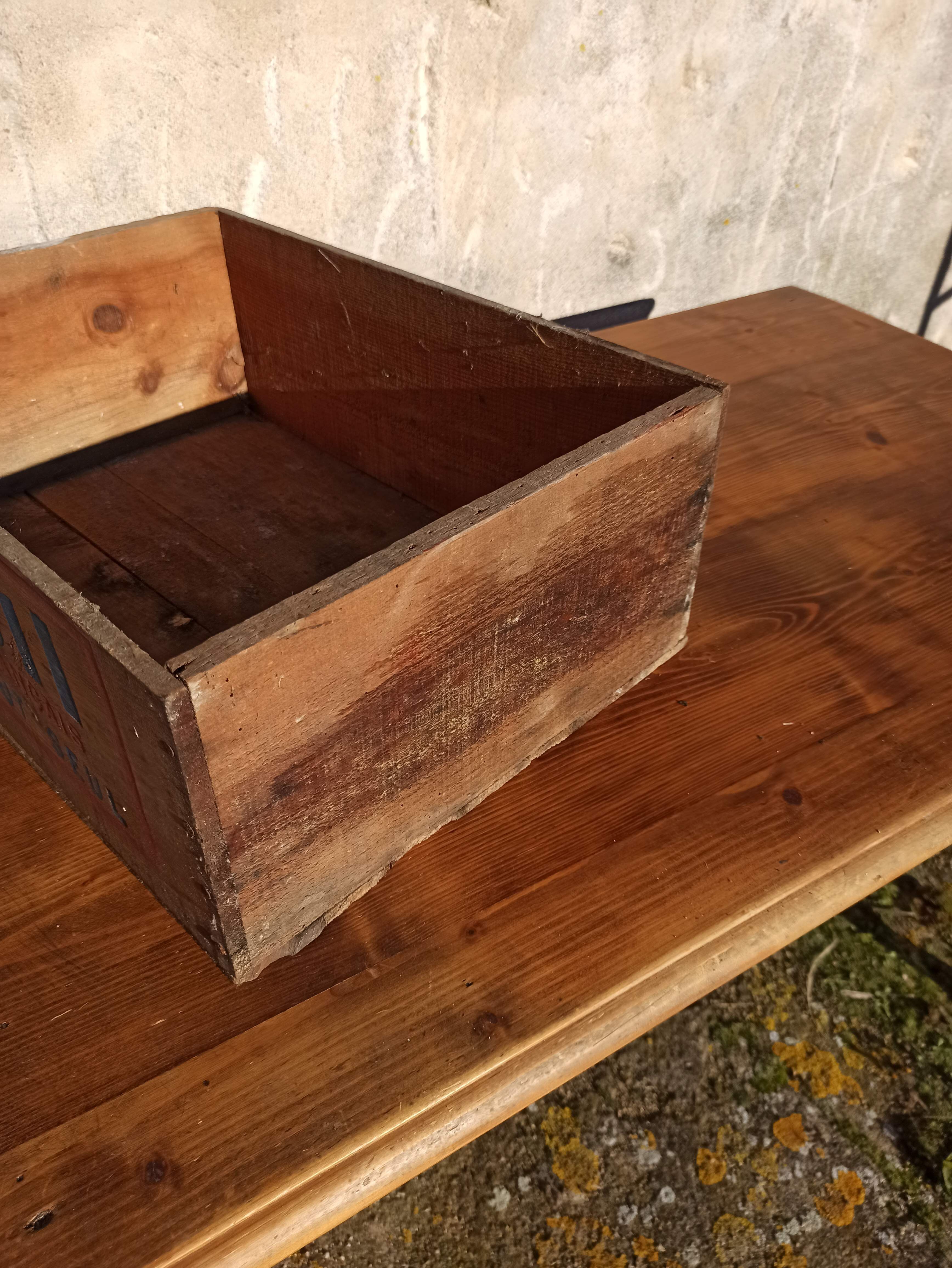 Wooden advertising parsley box