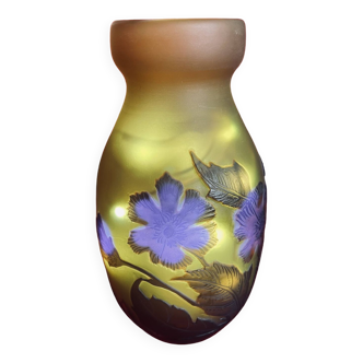 Vase à fleurs de type Gallé - signature Tip Gallé
