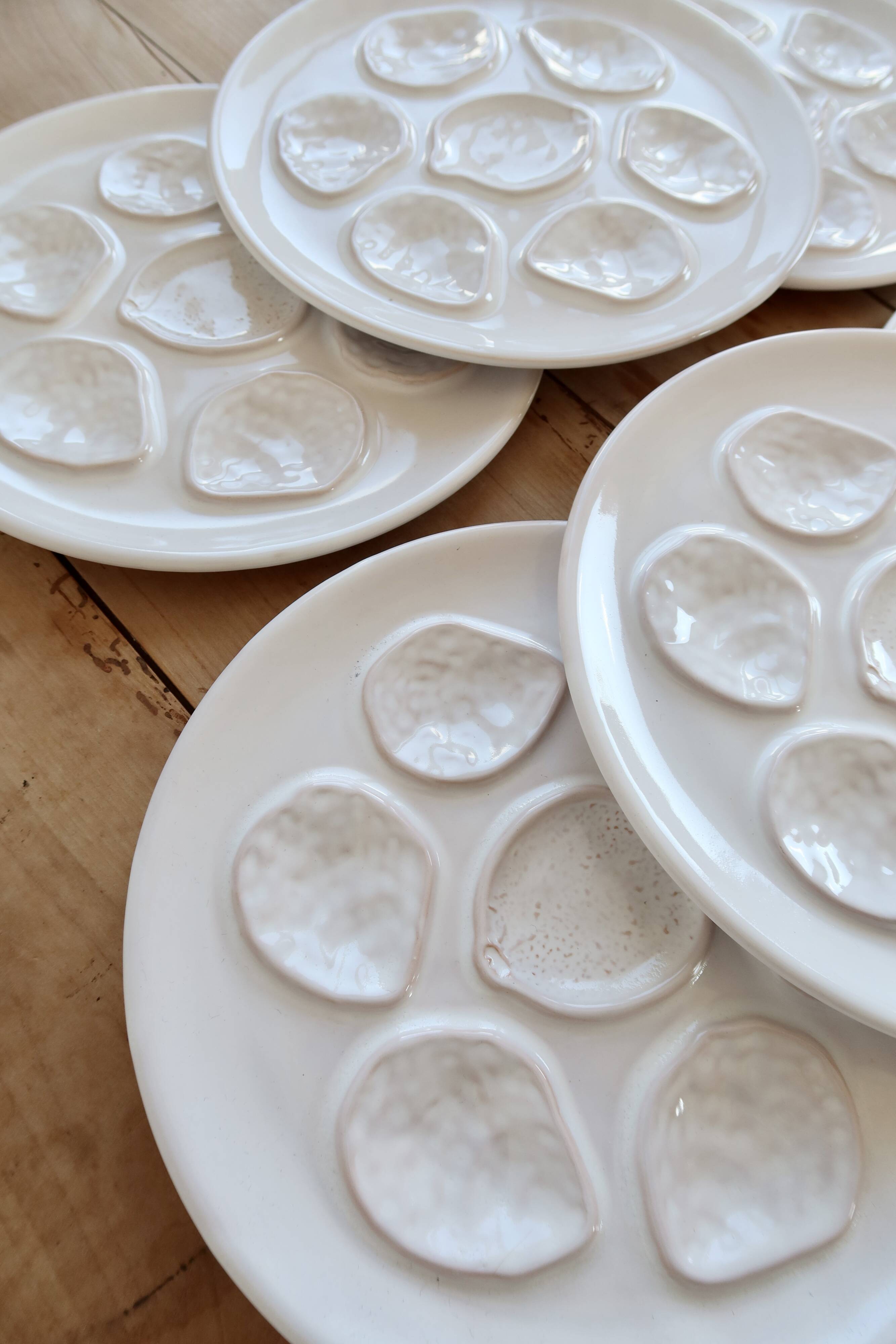 6 vintage oyster plates in earthenware