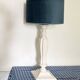 Lampe en bois sculpté Blanc d’Ivoire