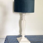 Lampe en bois sculpté Blanc d’Ivoire