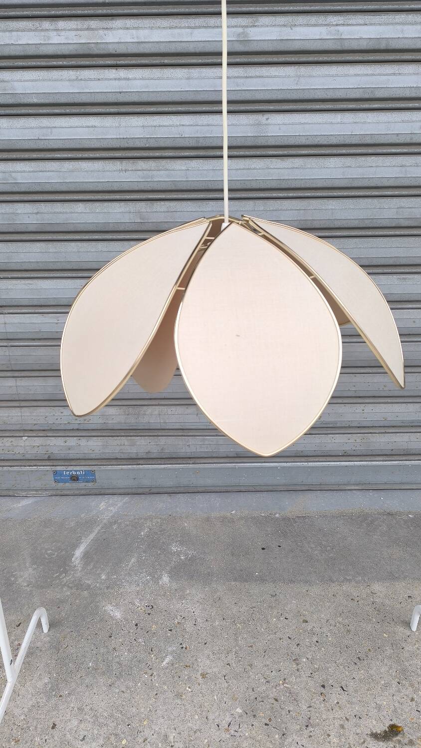 60s flower pendant light