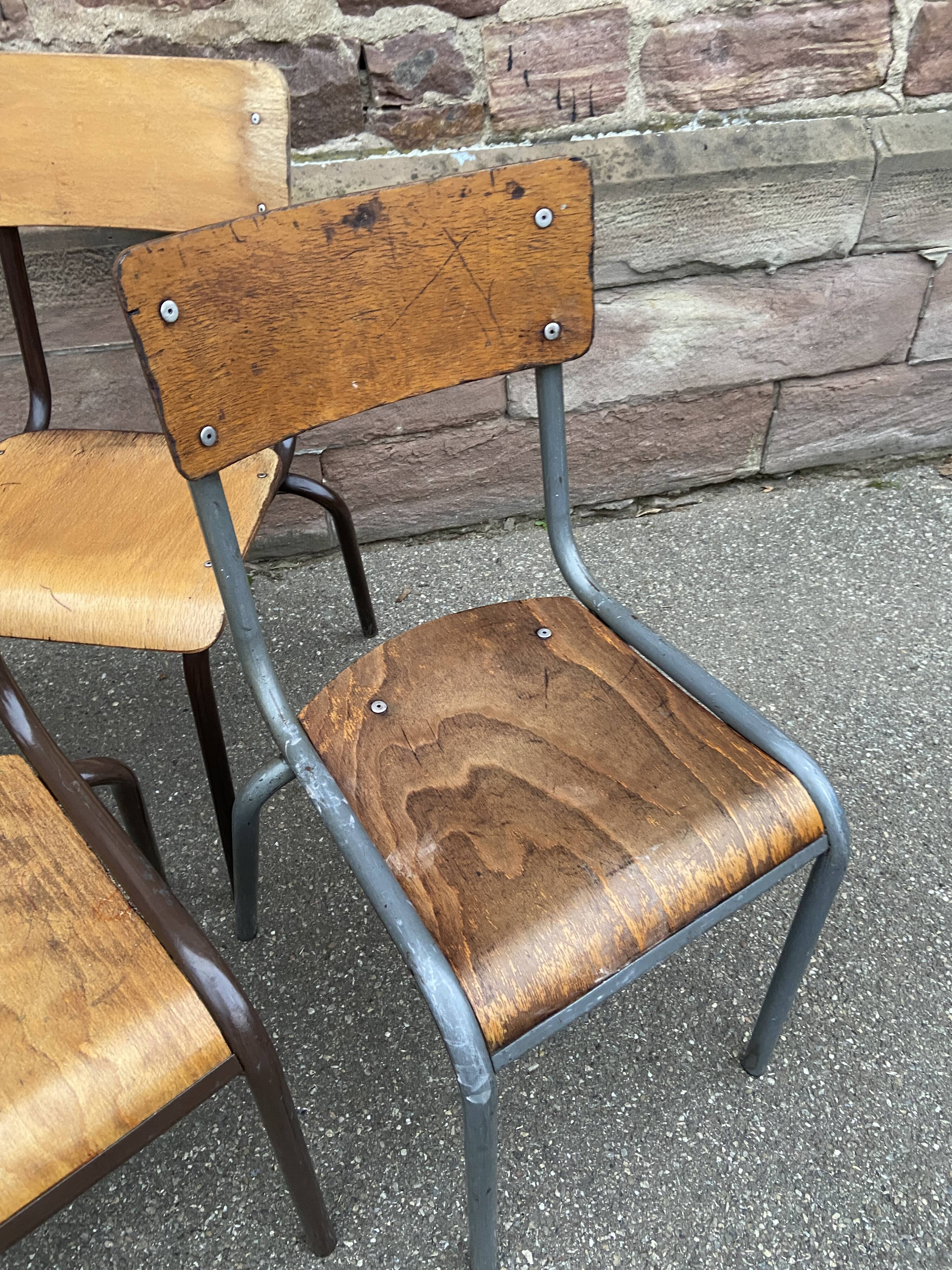 20 chaises industrielles école dépareillées vintage MULLCA tube & bois