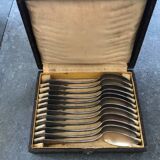 Series of 12 teaspoons in silver metal