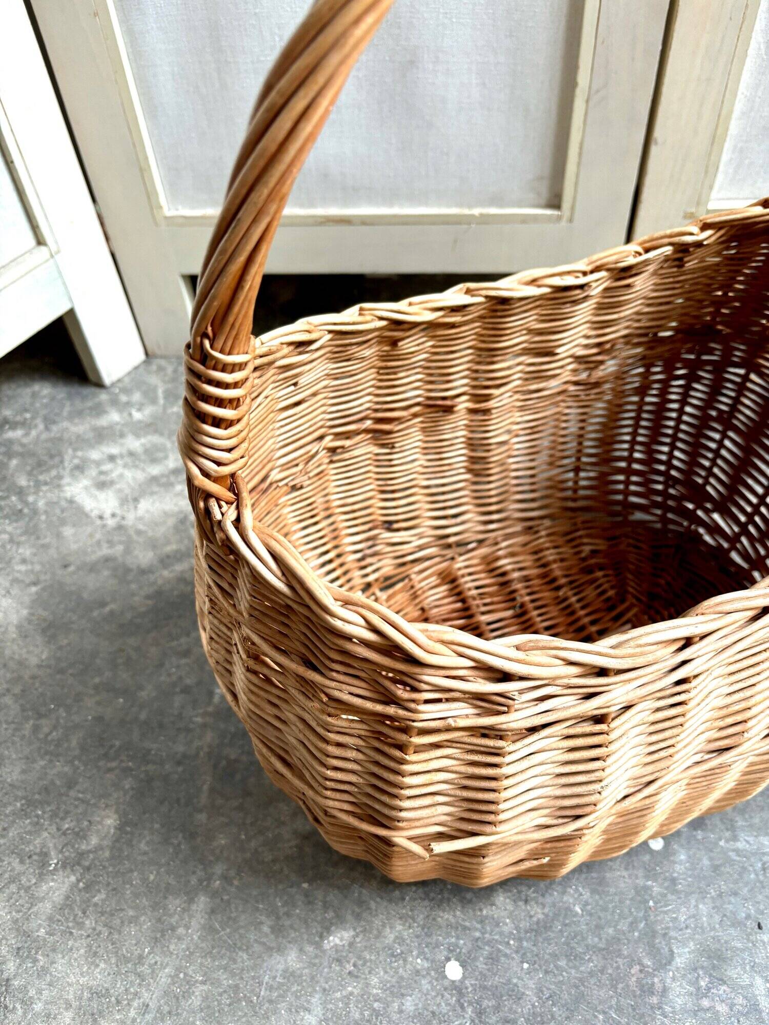 Woven wicker basket