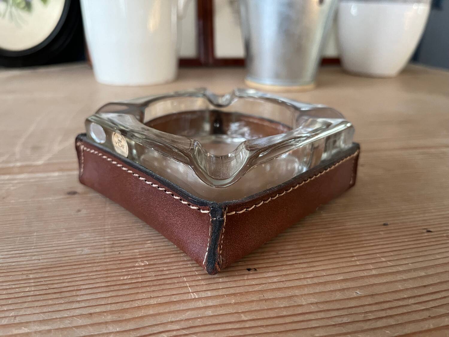 Empty pocket/ashtray in glass and leather