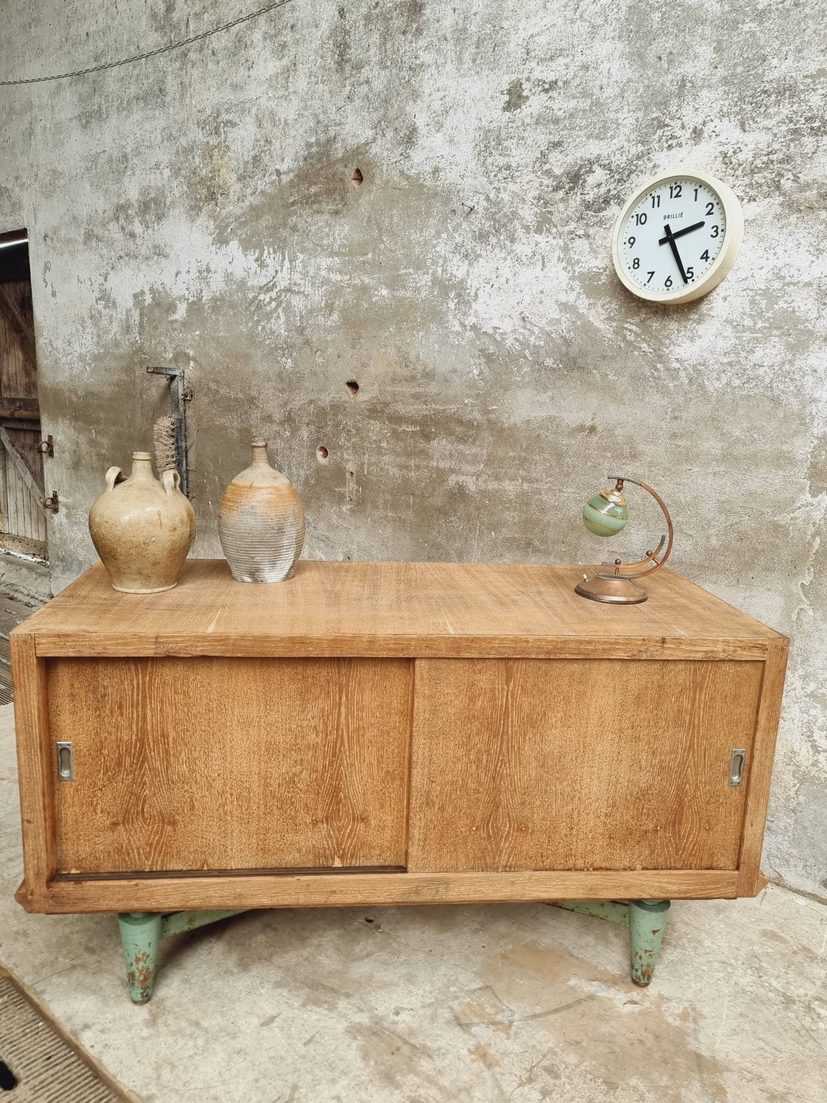 Side table in oak
