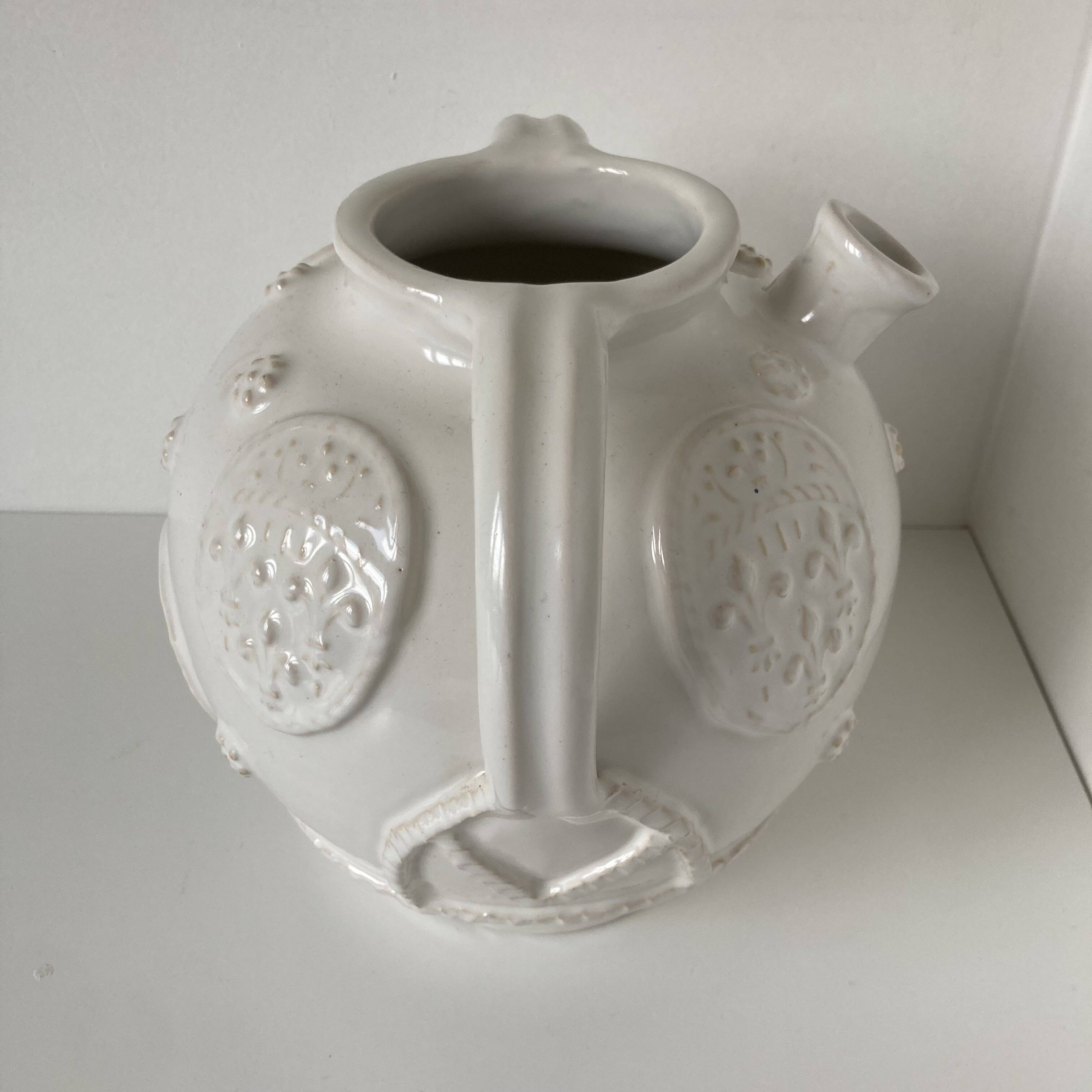 Malicorne (Tessier workshop), beautiful jug that can be made into a faience vase.