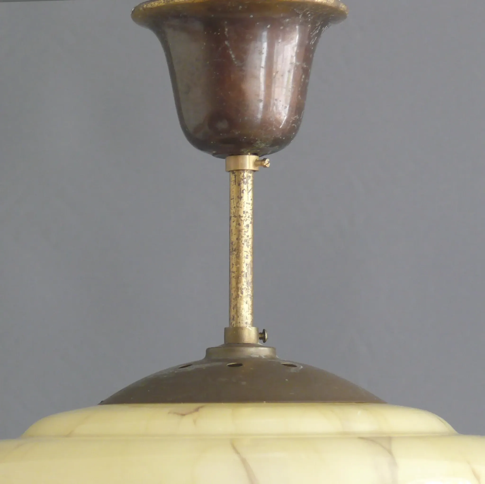 Art Deco pendant light with beige glass lampshade and short rod - circa 1920-1930