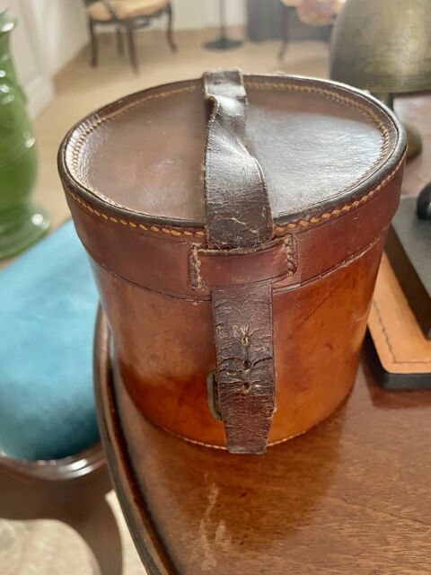 Leather collar box, circa 1900.