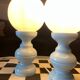 Lampe en bois italienne tournée et opaline années 1970