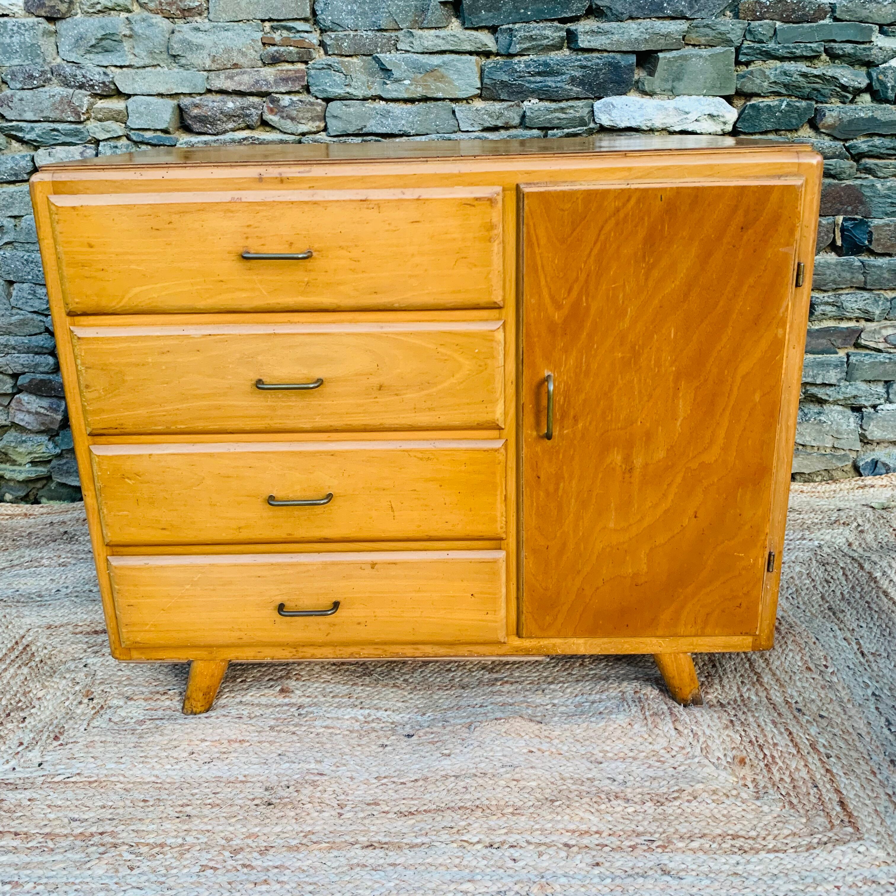Vintage chest of drawers