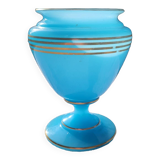 Vase balustre en opaline bleue