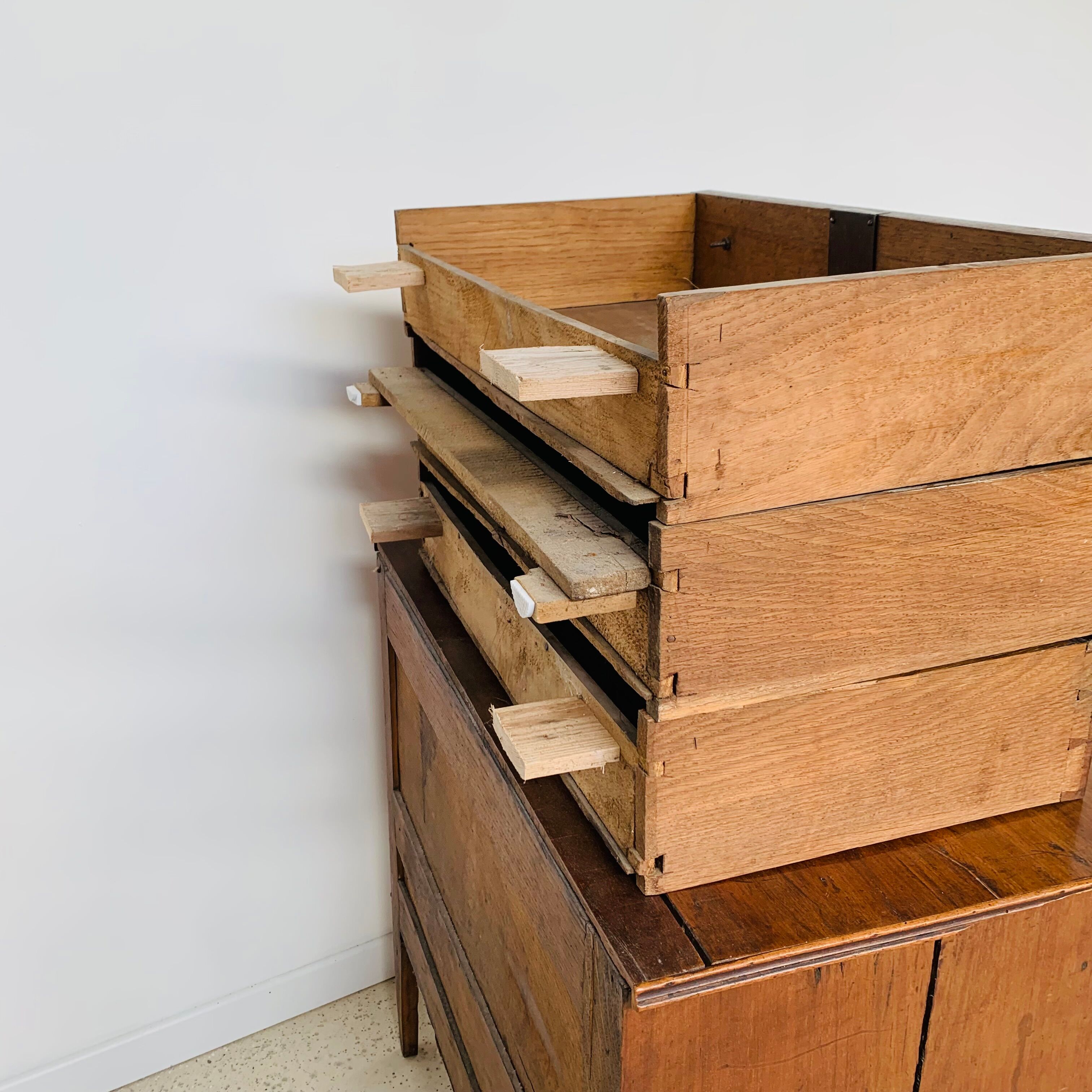 Old small inlaid chest of drawers with 3 drawers - Louis XVI probably 18th