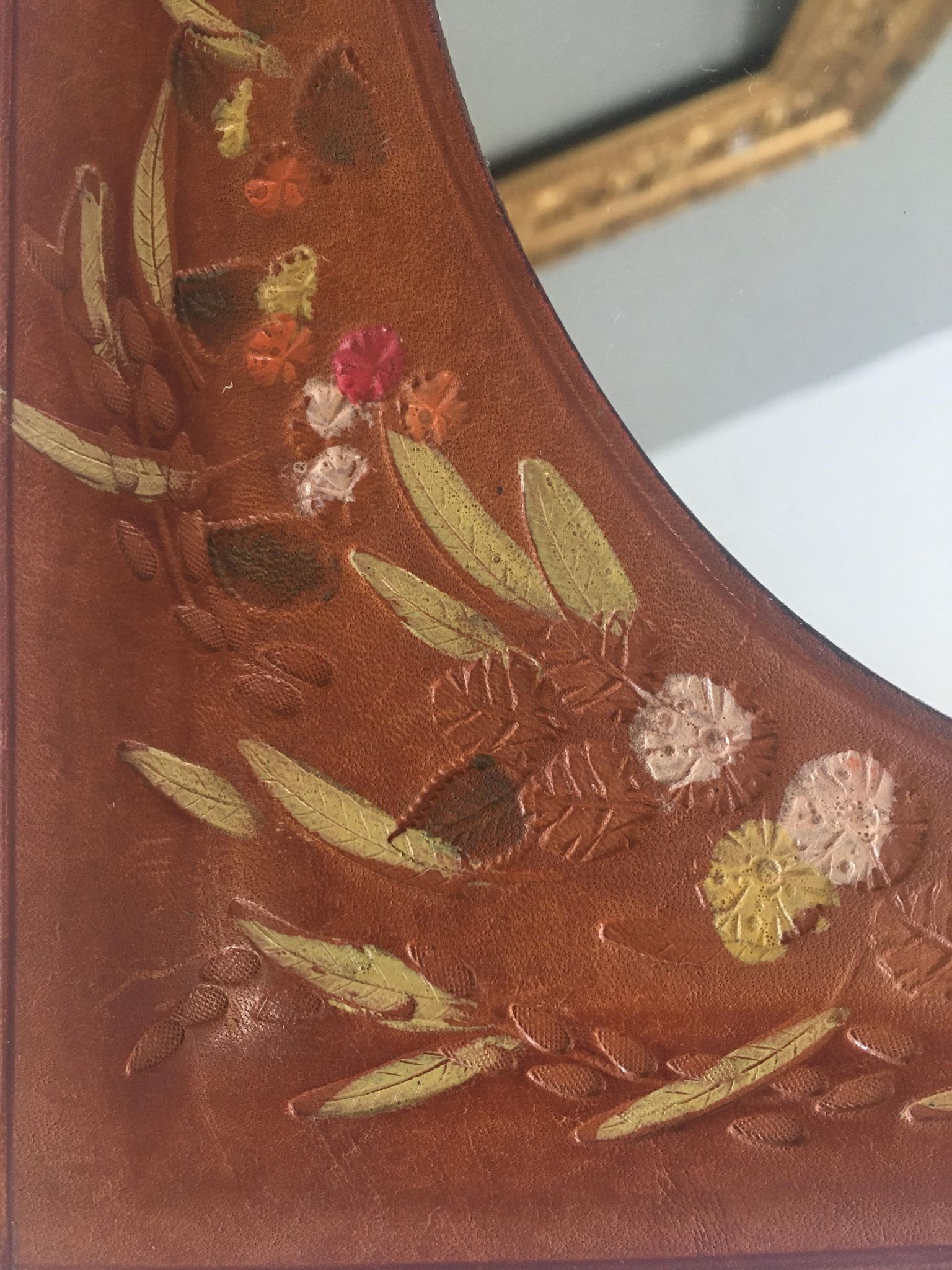 Vintage mirror all in leather 25x20cm