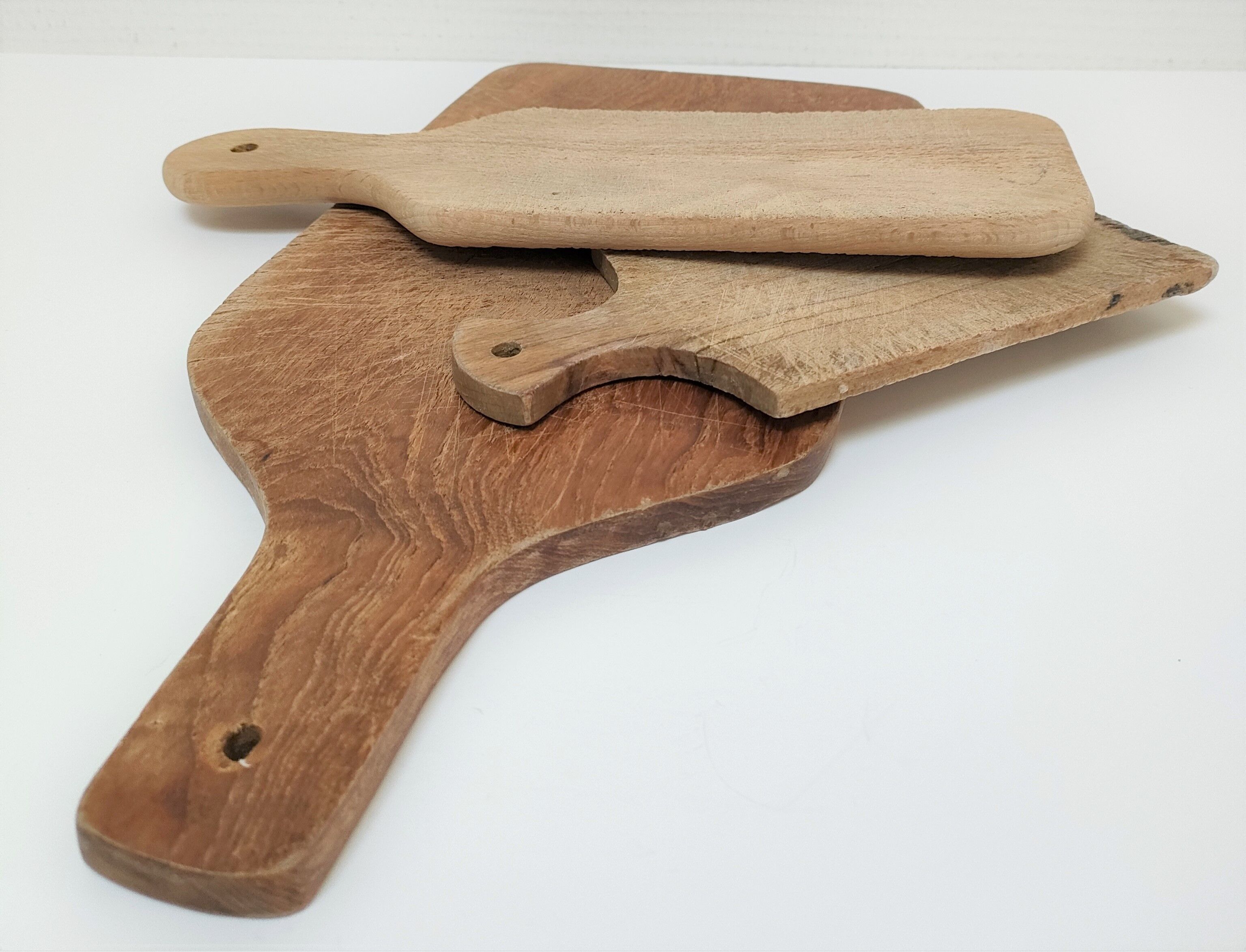 Trois planches à découper bois massif patiné vintage
