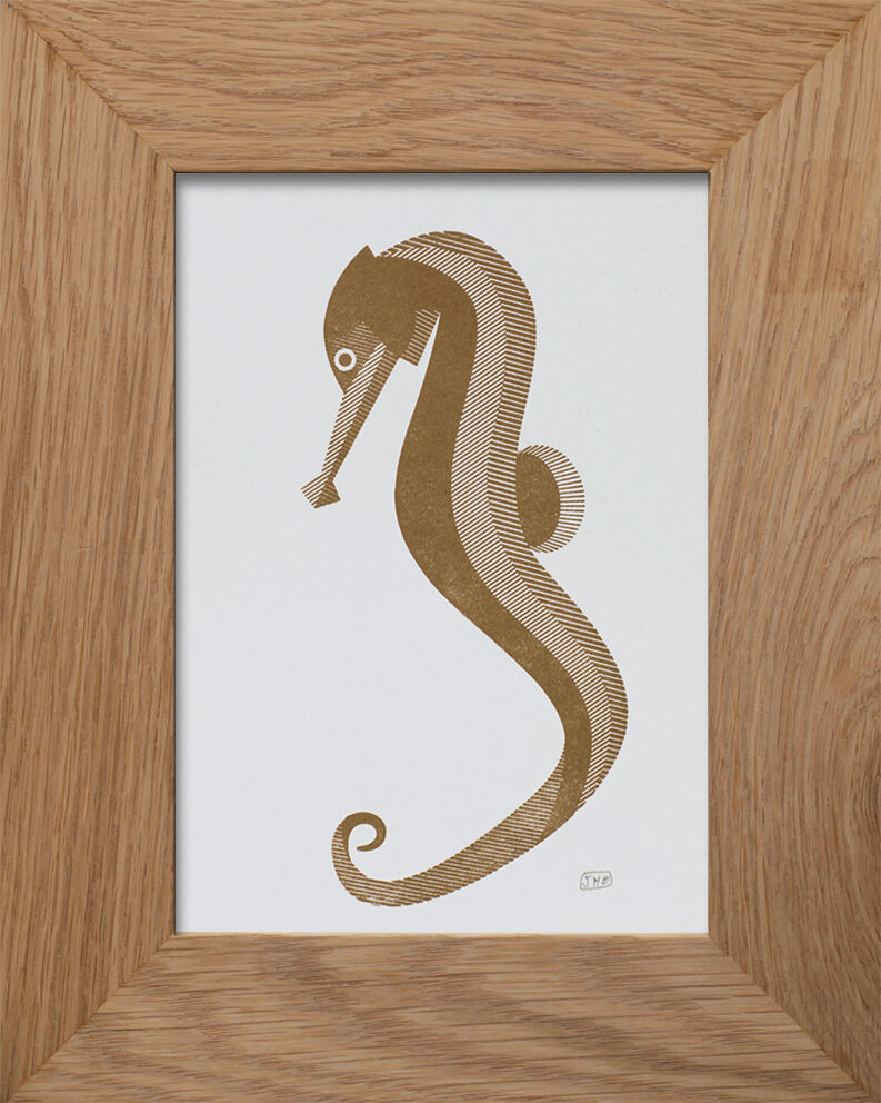 Engraving 1 bronze color dark gold seahorse