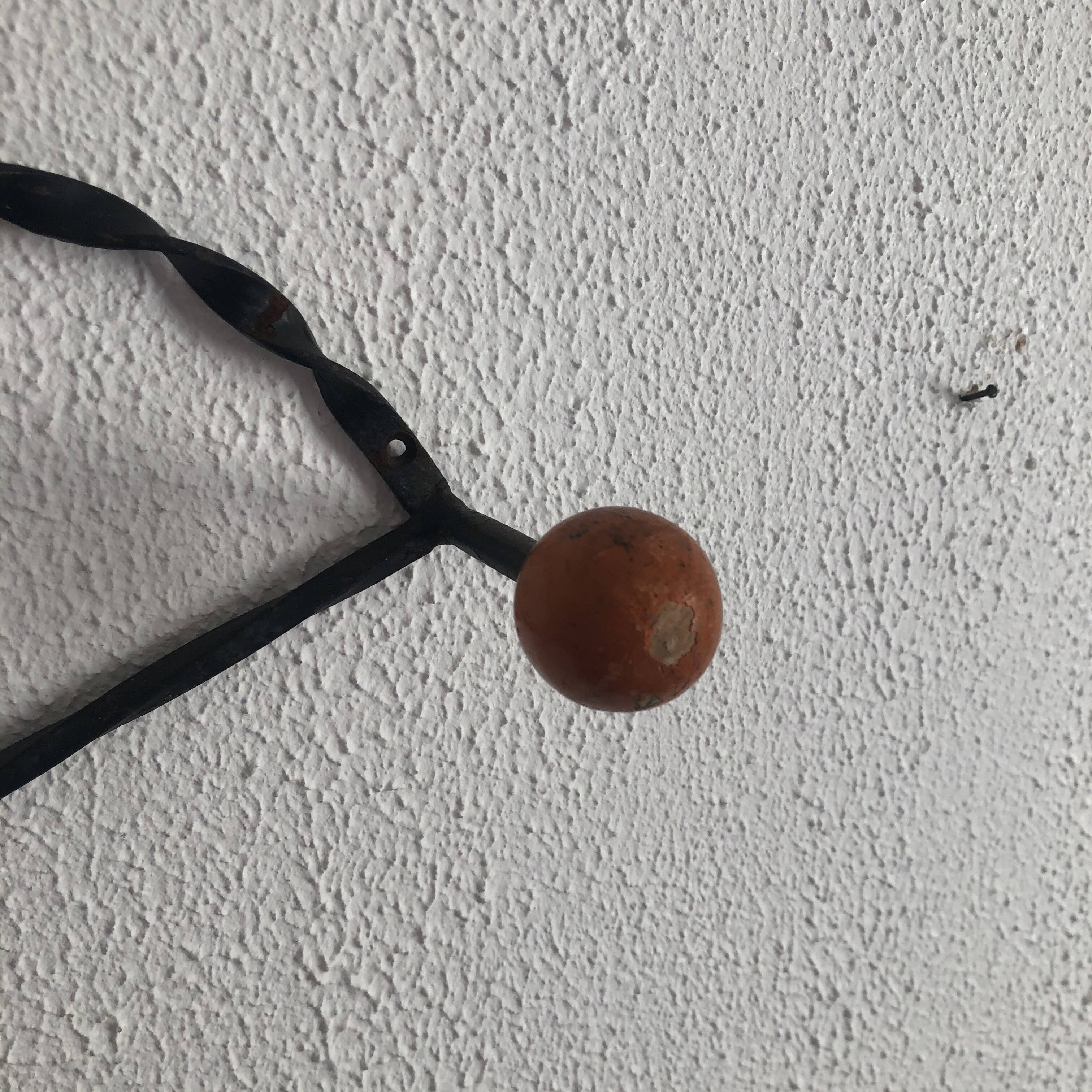 Vintage 1960 coat rack heart 5 ball hooks wood - 60 cm