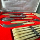 Ménagère de 29 pièces « la trompette » en inox et corne