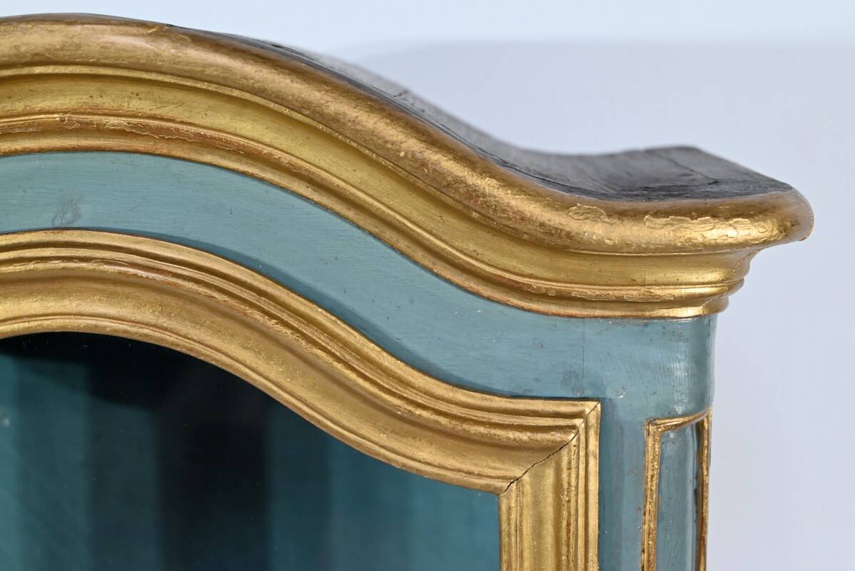 Small Showcase in Painted and Gilded Wood, Louis XV Style – Early 19th Century