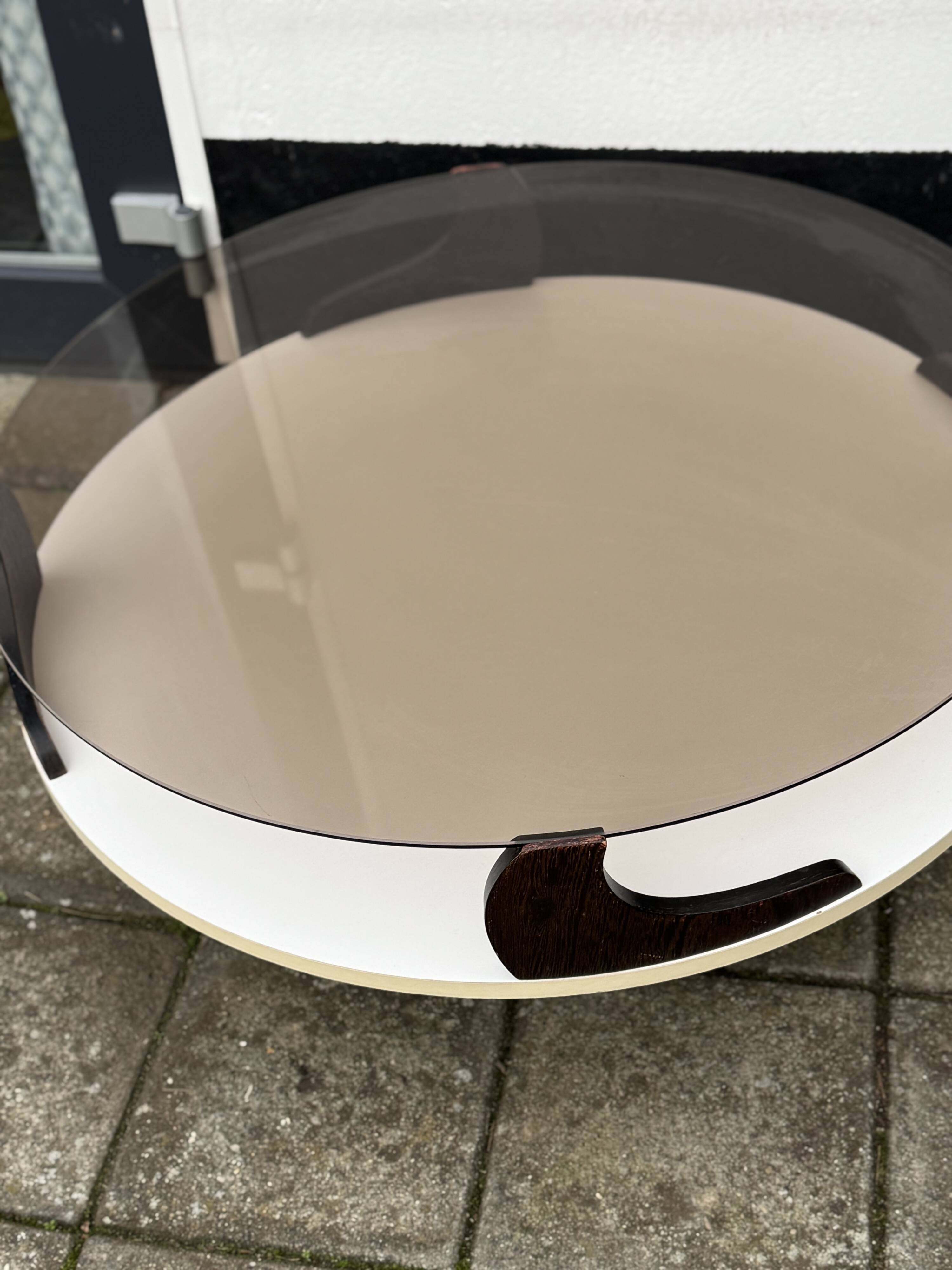 Table basse ronde de l'ère spatiale