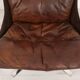 2 chauffeuses vintage Falcon en cuir par Sigurd Ressell