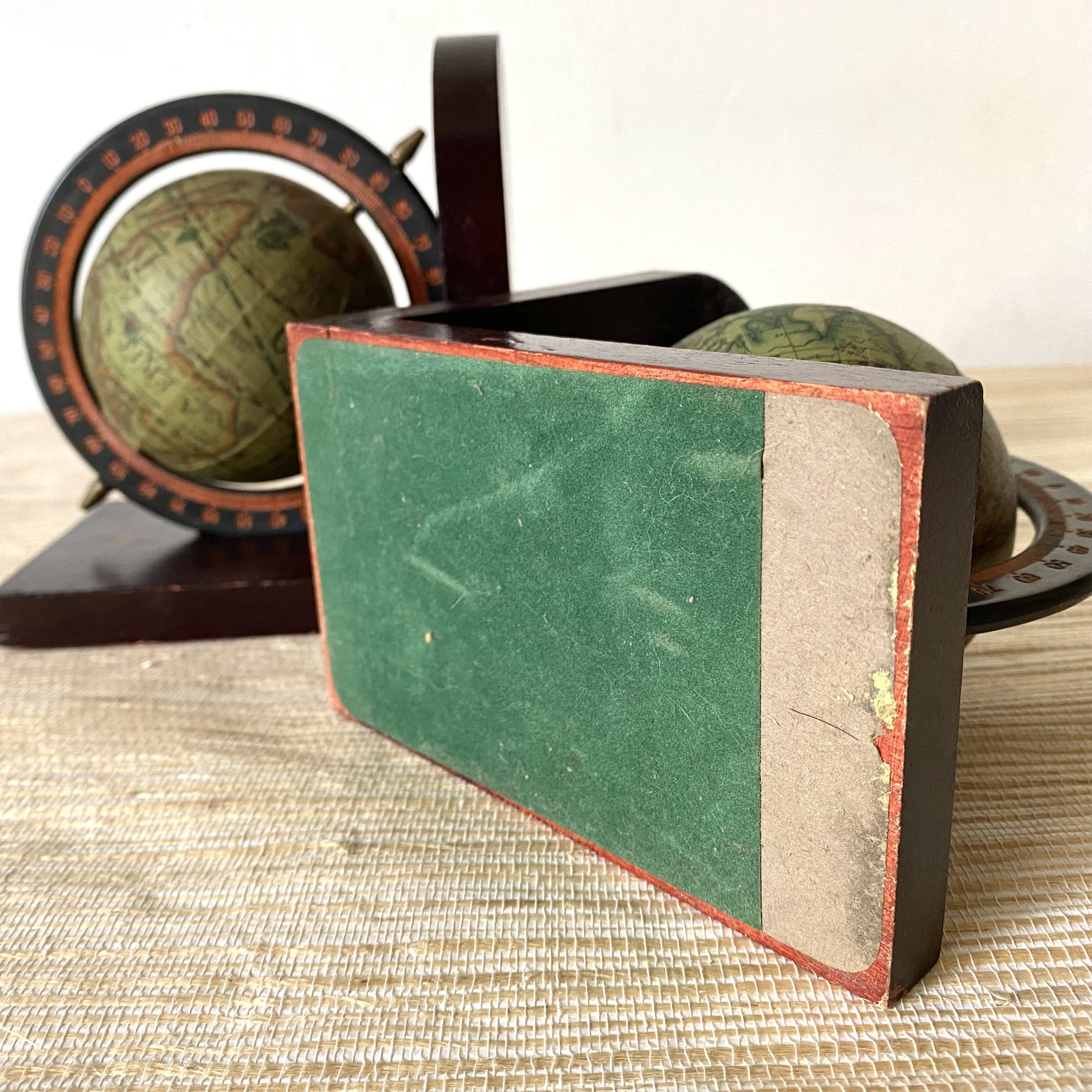 Serre livres vintage globes terrestres