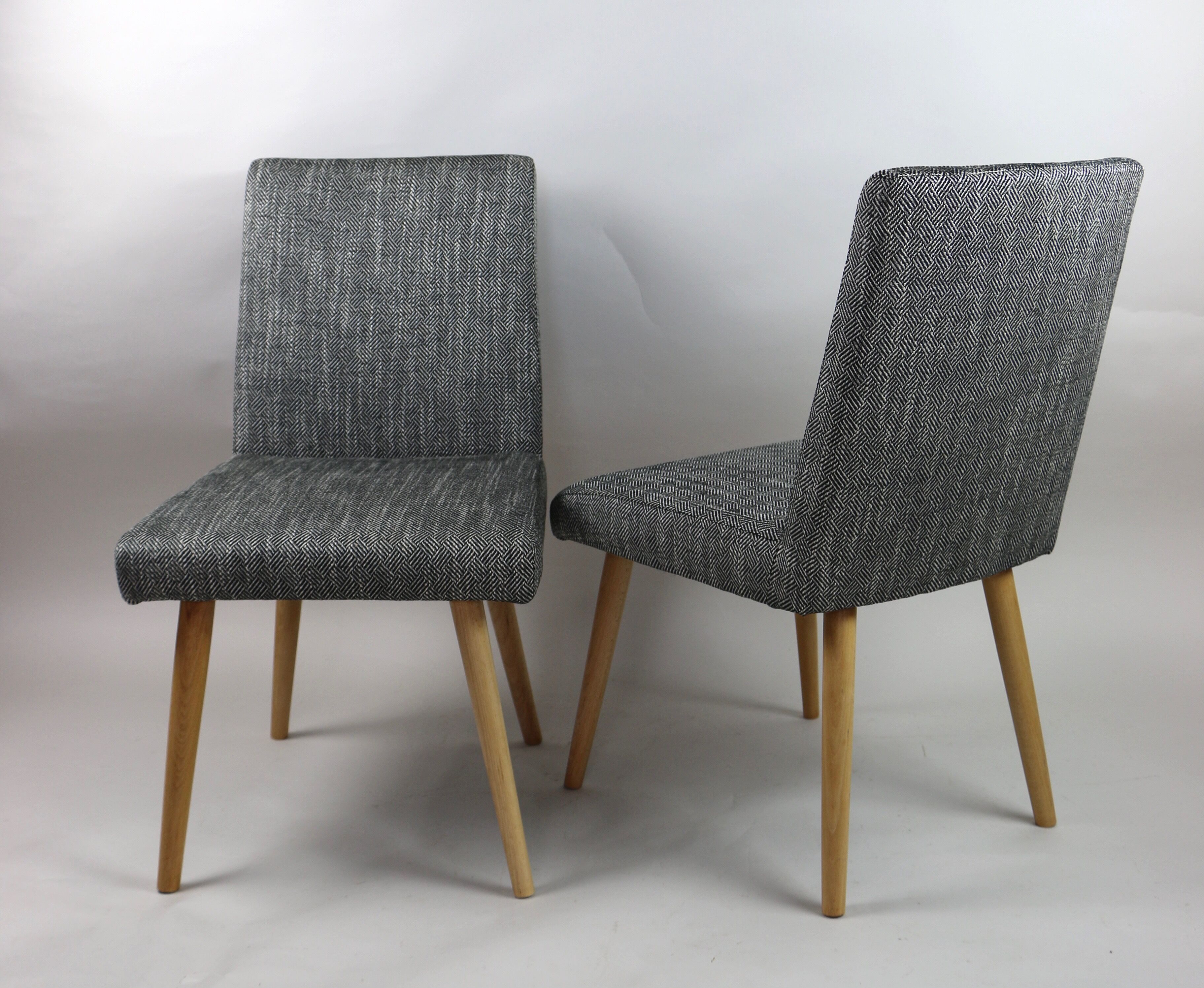 Ensemble de chaises vintage noir et blanc  1970