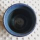 Petit vase en grès bleu
