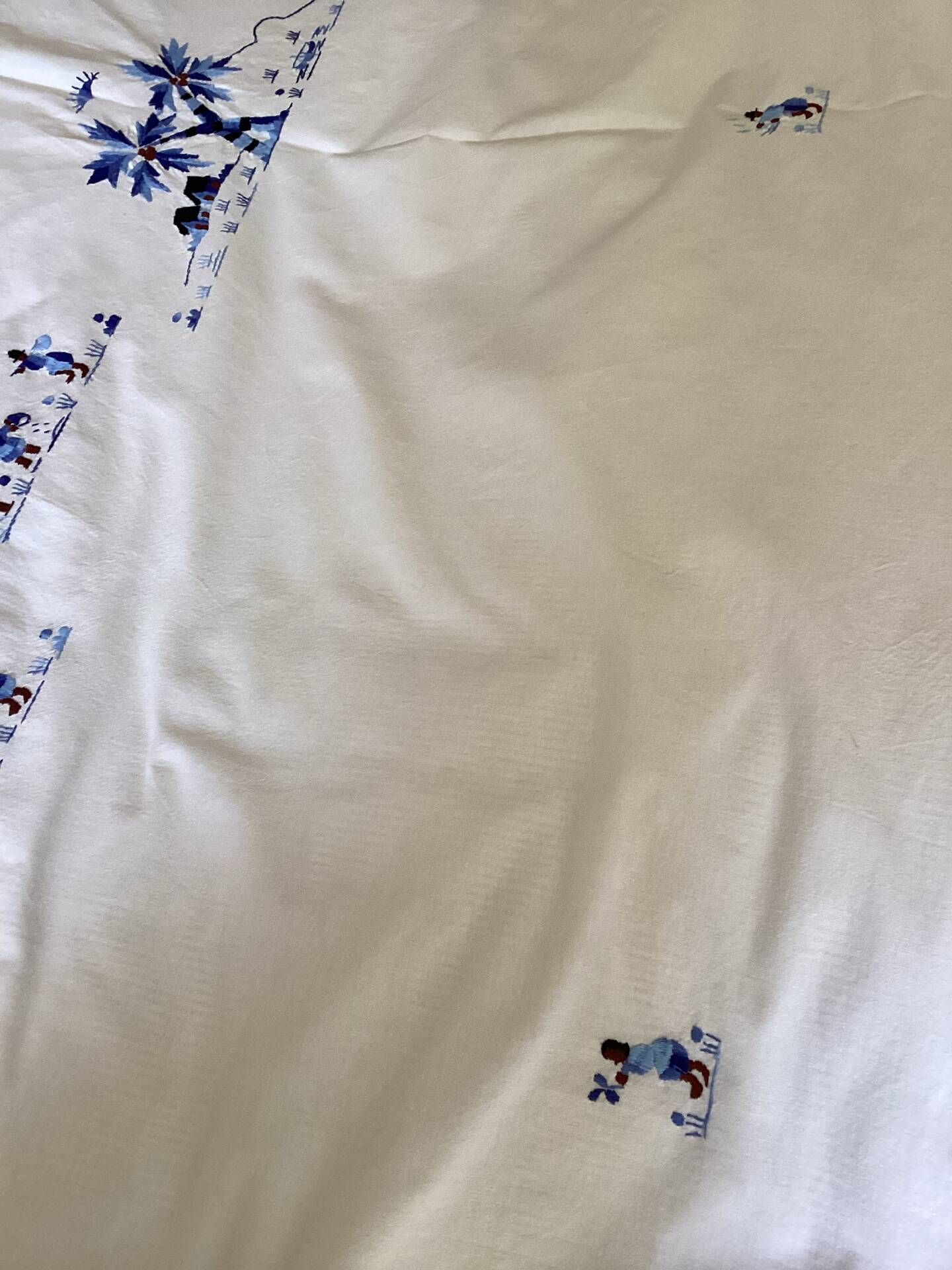 Large Malagasy artisan tablecloth