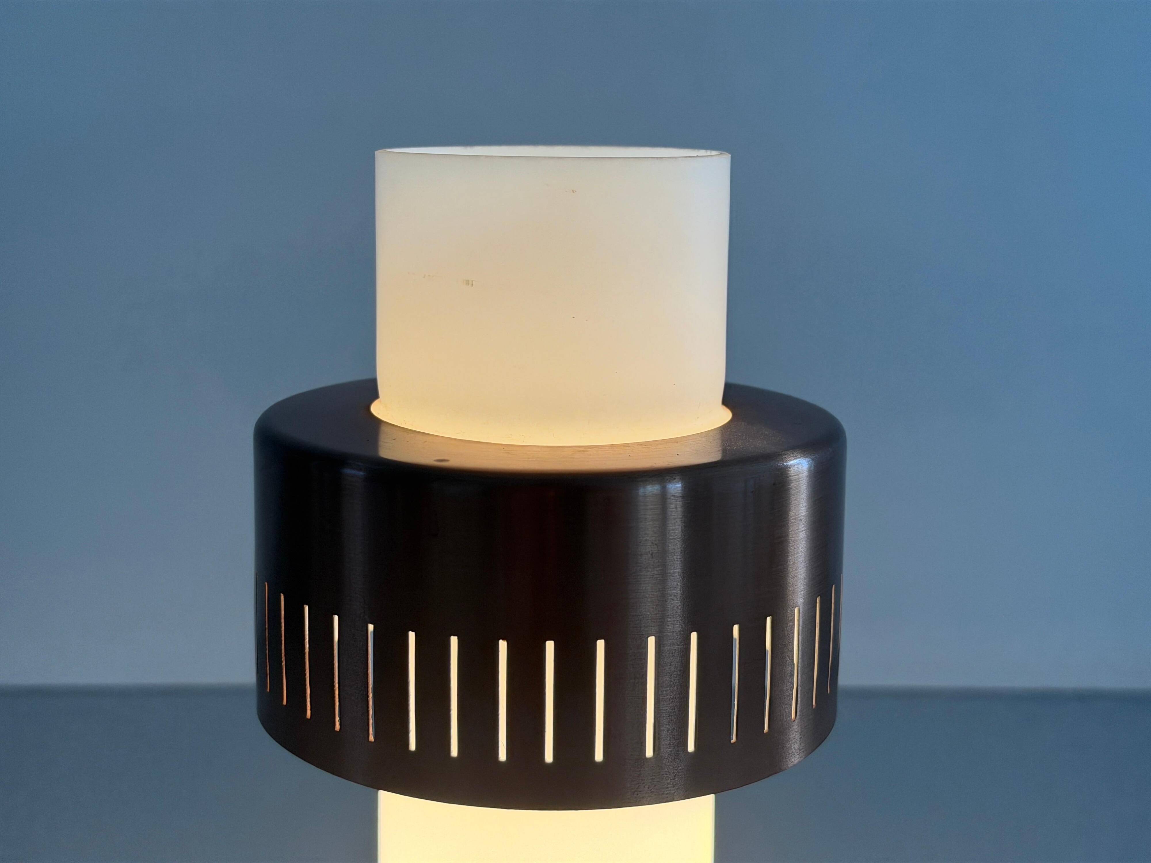 Simple table lamp in copper metal and opal glass, 1960s, Germany
