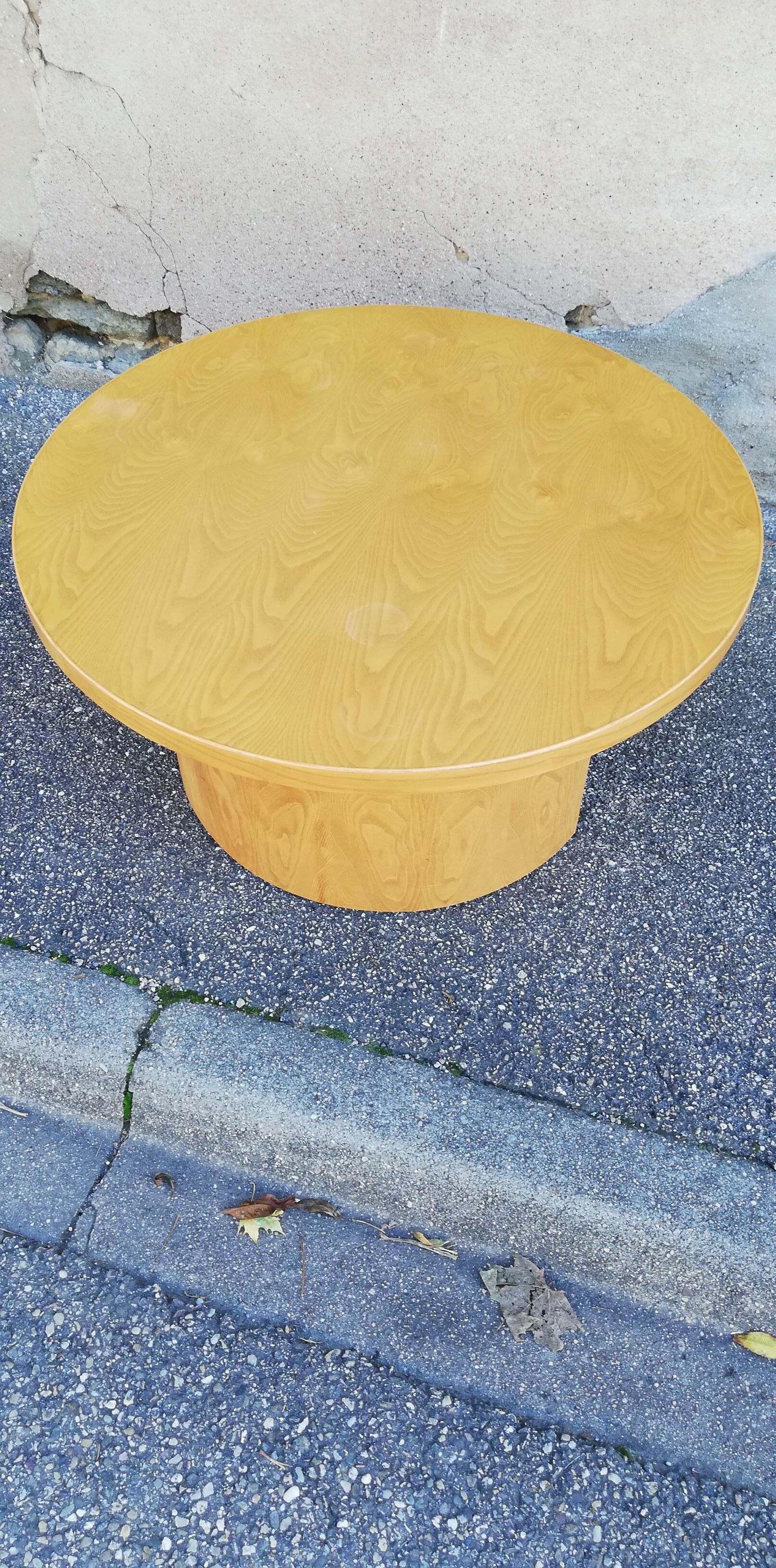 Vintage coffee table round light wood