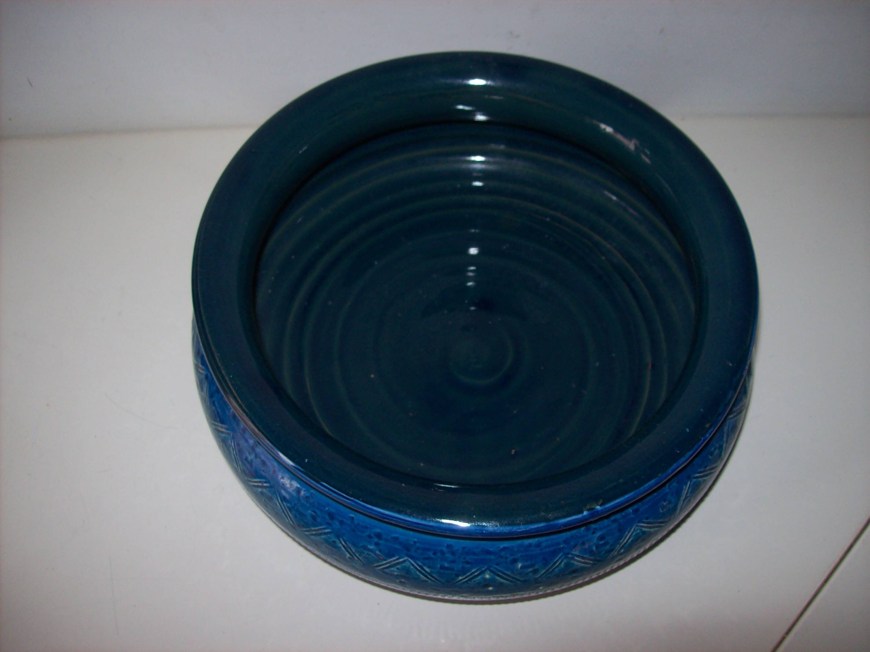 Aldo Londi coupe for Bitossi in "Rimini Blue" ceramic from the 1960s.