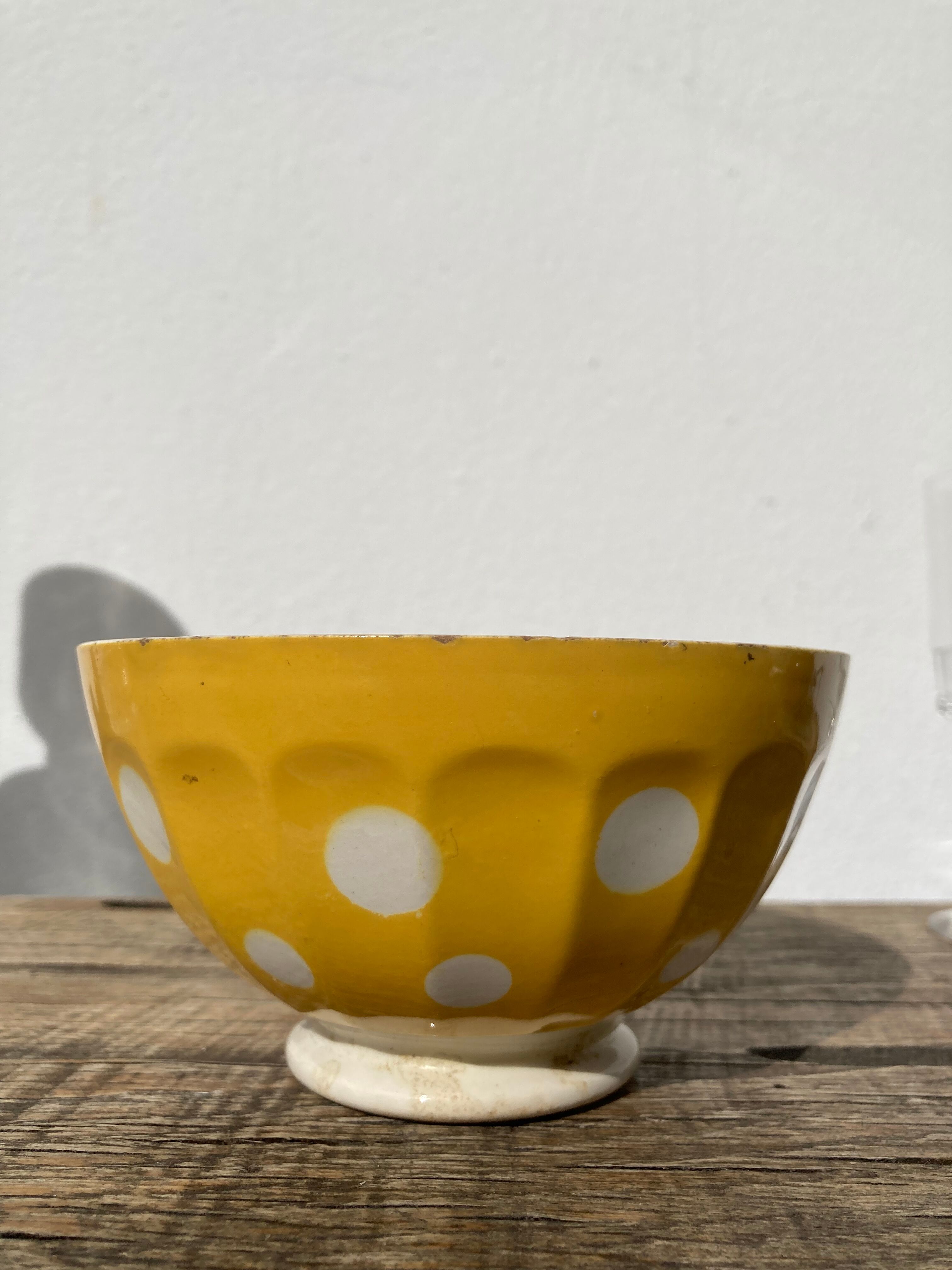 Old bowl Sarreguemines Digoin yellow with white polka dots, antique ceramics