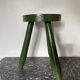 Tabouret trépied peint