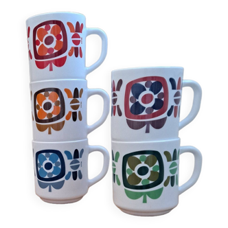 Set of 5 vintage Mobil Arcopal mugs from the 70s.