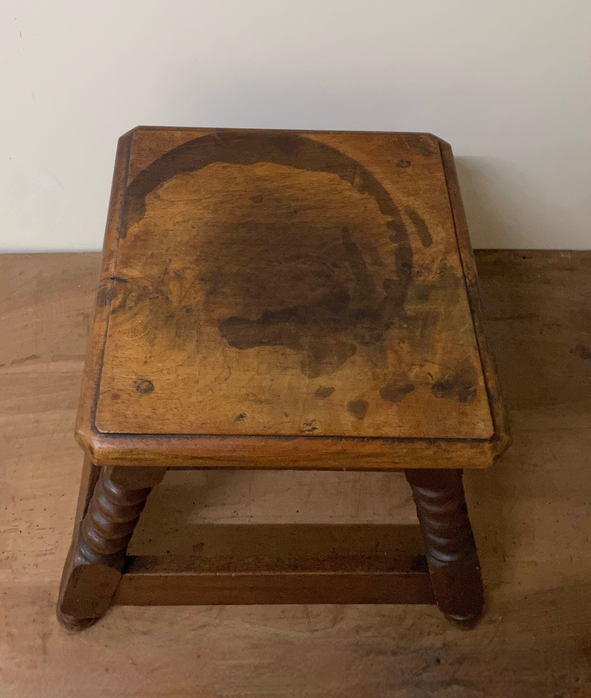 Walnut stool Louis XIII style nineteenth century
