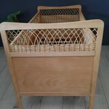 Lit bébé corbeille vintage bois et rotin restauré