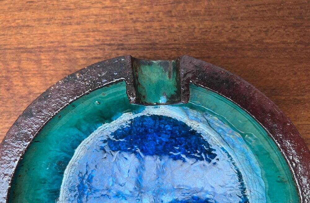 Ashtray or bowl in brutalist studio pottery by Gerhard Liebenthron, mid-century, 1960s, 1968.