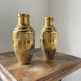 Duo de vases laiton repoussé